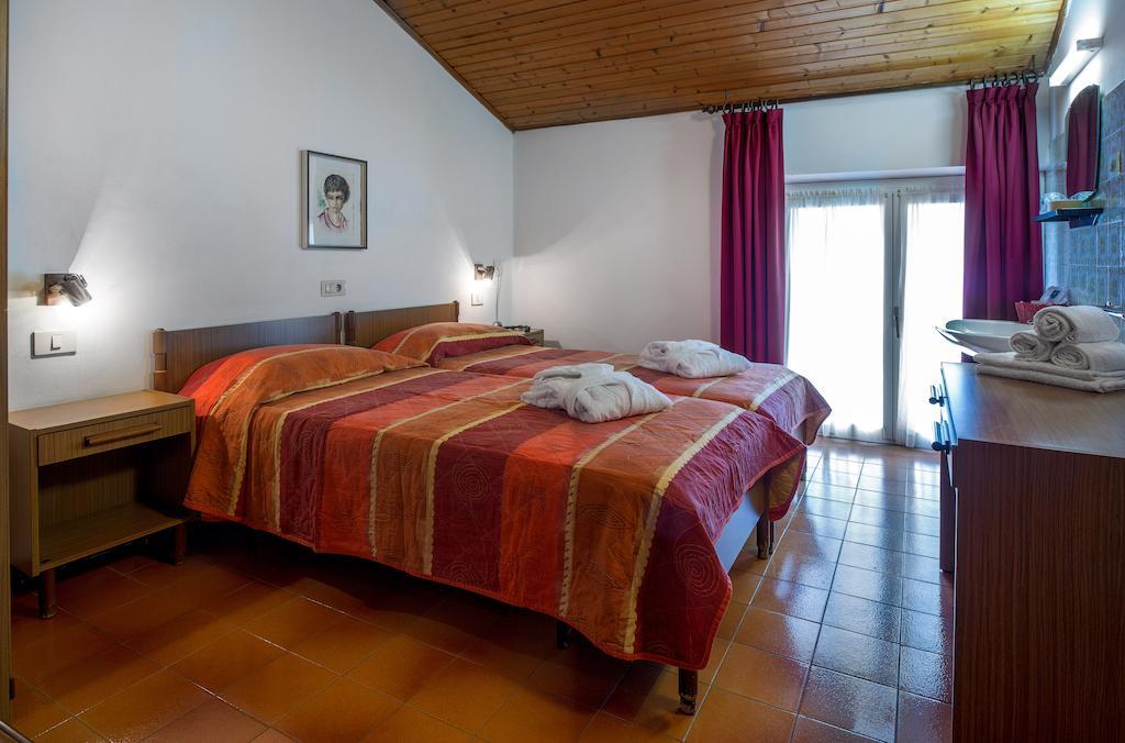 Albergo Villa Mimosa Torbole Sul Garda Room photo