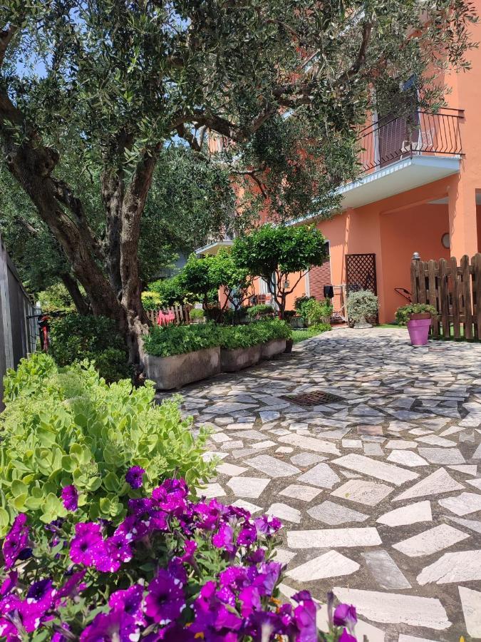 Albergo Villa Mimosa Torbole Sul Garda Exterior photo