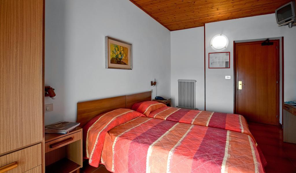 Albergo Villa Mimosa Torbole Sul Garda Room photo