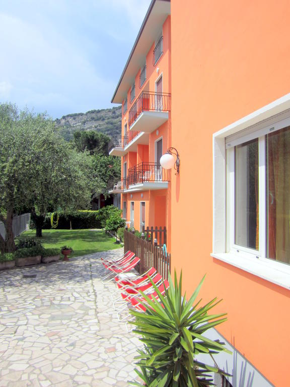 Albergo Villa Mimosa Torbole Sul Garda Exterior photo